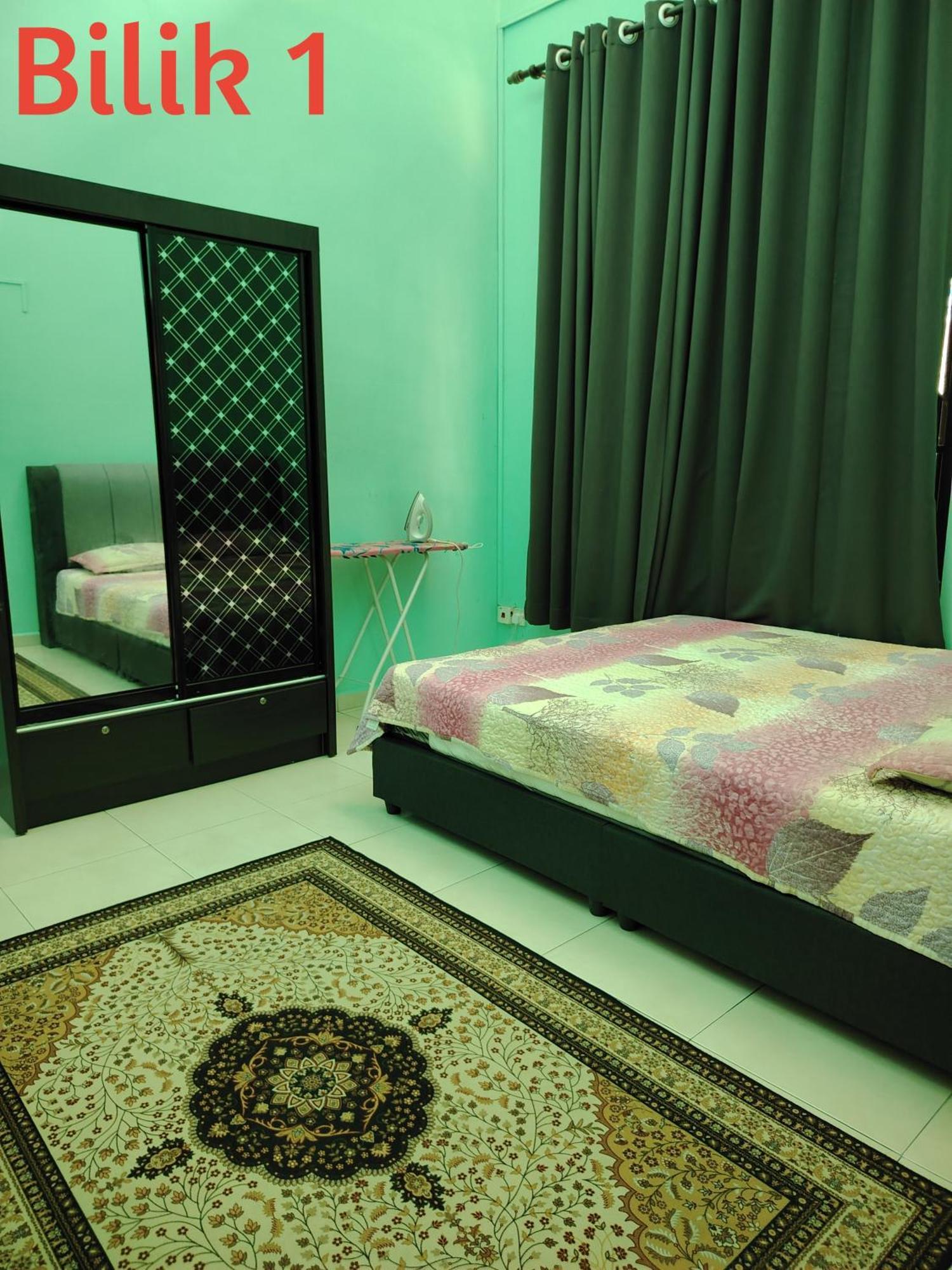 Afwan Homestay Klebang Melaka エクステリア 写真